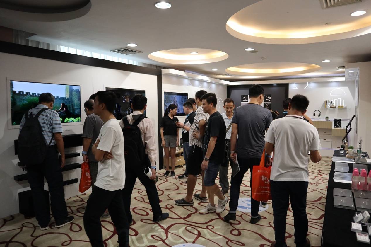 娱乐音质新境界，庄闲和游戏携带家庭音响新品亮相2018广州国际音响唱片展