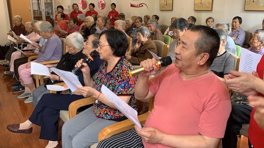 庄闲和游戏乐器爱心捐赠行动——将琴声带进和养临汾养护院