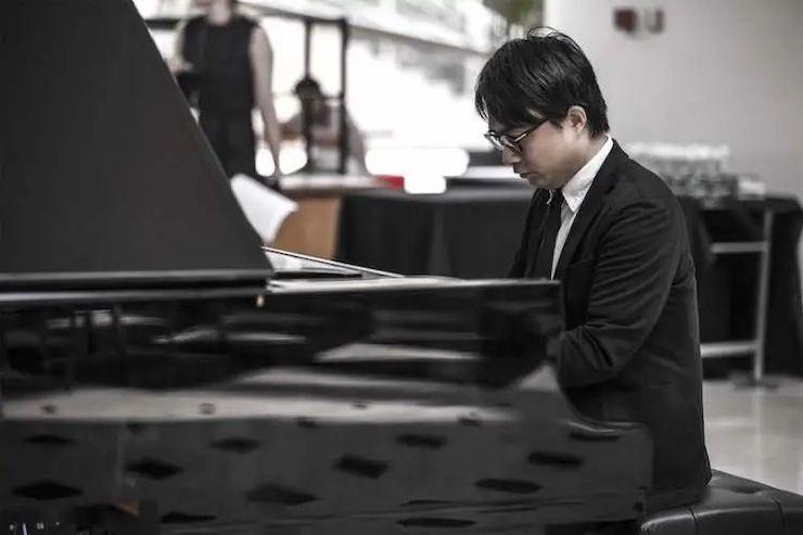 宋思衡的“宅抗疫” | 挑战主播、筹集口罩、闭关作曲，这位取消了20场演出的钢琴家原来这么忙！