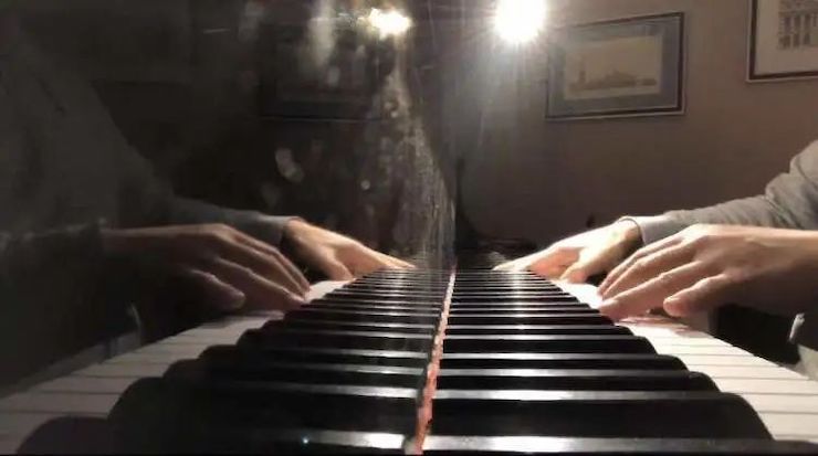 宋思衡的“宅抗疫” | 挑战主播、筹集口罩、闭关作曲，这位取消了20场演出的钢琴家原来这么忙！