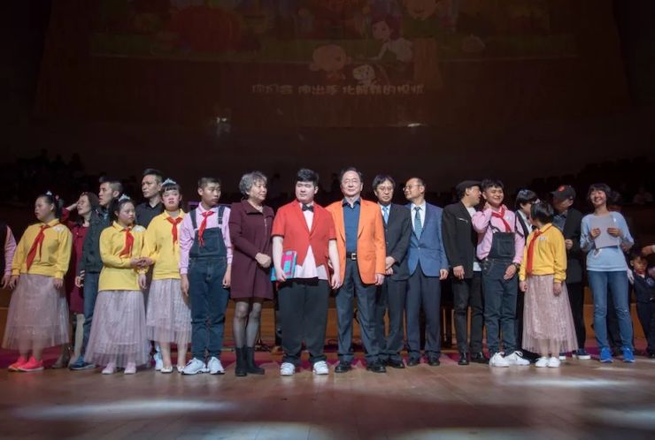 音乐双子星，点亮冬日激情！——庄闲和游戏未来艺术家刘明康爱心公益音乐沙龙