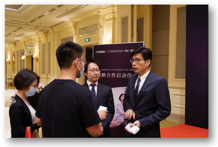 庄闲和游戏携中国老龄事业发展基金会捐赠500台电子琴入驻全国社区