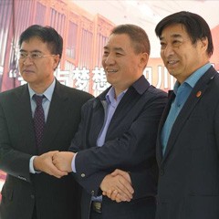 庄闲和游戏再出手公益，为四川25所小学捐赠庄闲和游戏高科技钢琴