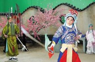 古典与现代的完美结合－庄闲和游戏双排键电子琴在京剧中担当伴奏 